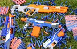 Nerf Guns and Ammunition on Grass 02 1753674313 Deluxe Nerf War Party